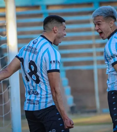 El festejo de Leiva y López en el tanto del triunfo.