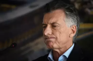 Milei enfrenta la áspera respuesta de los mercados y las críticas de Mauricio Macri