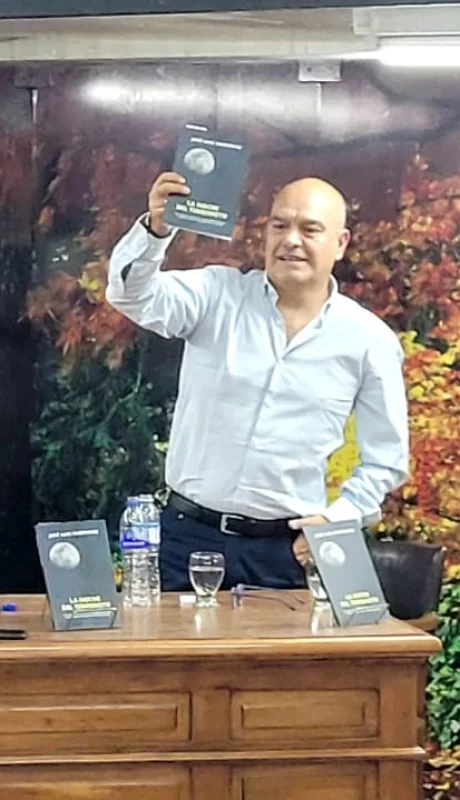 El escritor y periodista presentará su novela el jueves