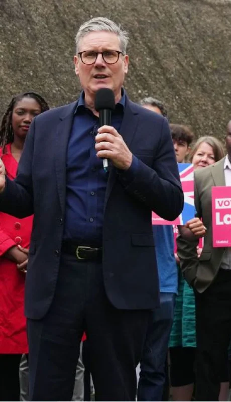 Keir Starmer, posible nuevo primer ministro, en el cierre de campaña laborista