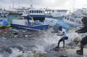 Video: Jamaica sufrió el castigo fulminante del huracán Beryl
