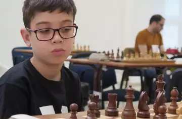 Faustino Oro sigue haciendo historia y venció al 2 del mundo