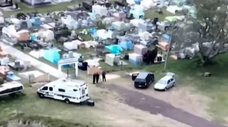 Trabajo en el cementario.