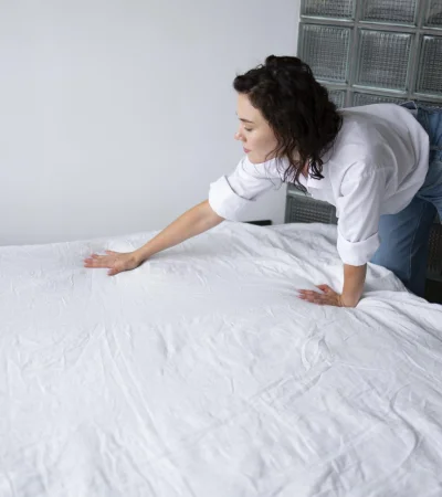 La psicología detrás de tender la cama.