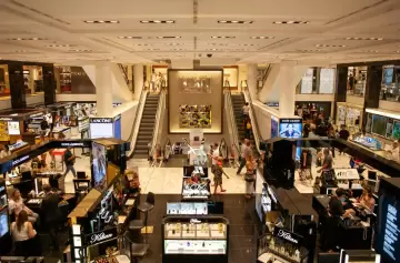 La app de viajeros que pone en aprietos los tours de compras de Chile: ¿cómo funciona?