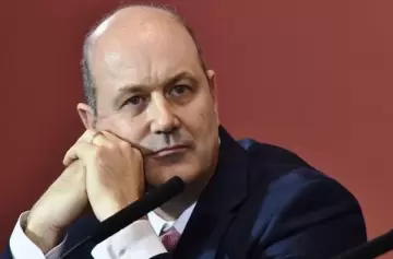 Sturzenegger desembarca en su ministerio con amplias atribuciones