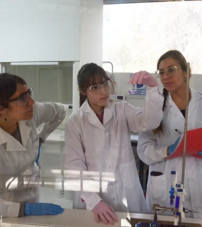 Equipo de investigacion del Laboratorio de Biotecnologia Ambiental - ICB