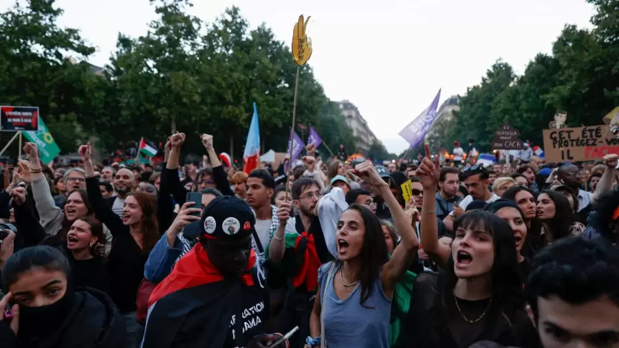 Festejos en Francia tras las elecciones.