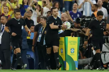Árbitro chileno dirigirá la semifinal entre Argentina y Canadá en la Copa América