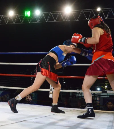 Las púgiles Delfina Arancibia y Jazmín Córdoba dieron espectáculo.