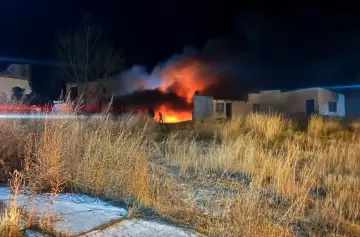 Dramático rescate: una familia quedó atrapada en un infierno doméstico