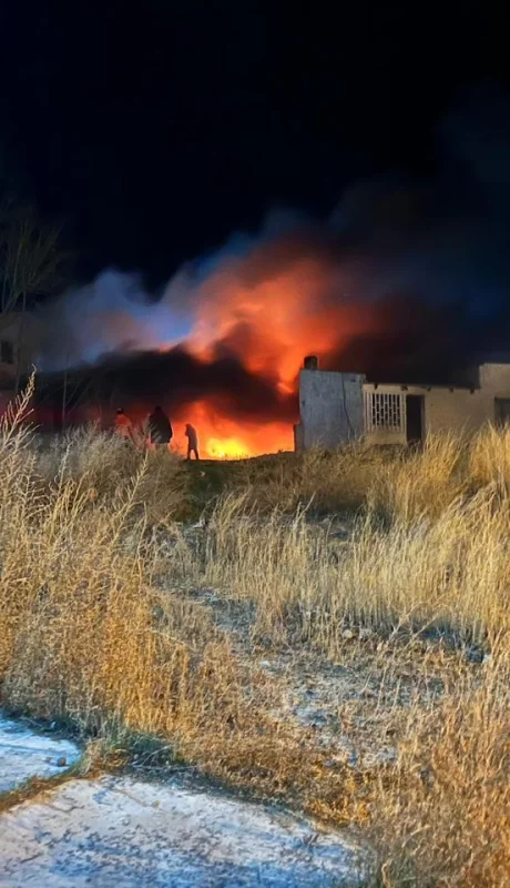Dramático rescate: una familia quedó atrapada en un infierno doméstico