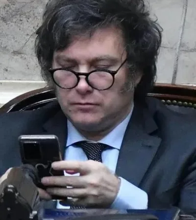 Javier Milei y sus expresiones en redes sociales.