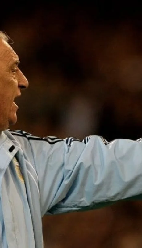 Alfio Basile debutó hace 35 años como DT de la Selección nacional.