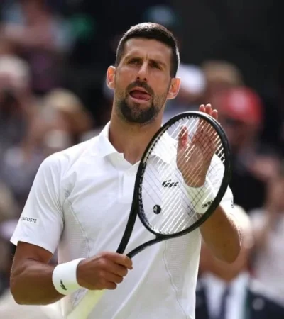 El serbio avanzó sin jugar