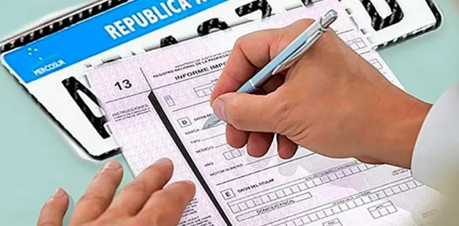 Los trámites para registrar un automotor son demasiado caros, según indican los especialistas.