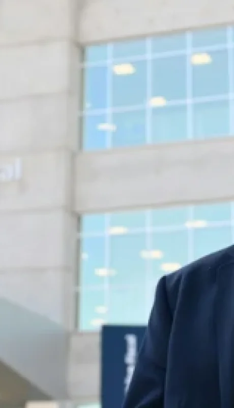 Rafael Cúneo Libarona atendió a la prensa en las escalinatas del Polo Judicial en la provincia de Mendoza.