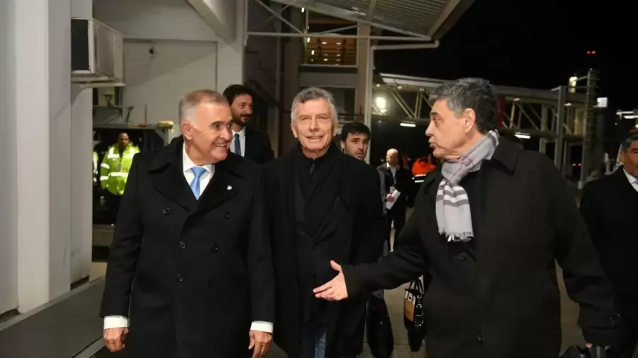 Macri llegando a Tucumán