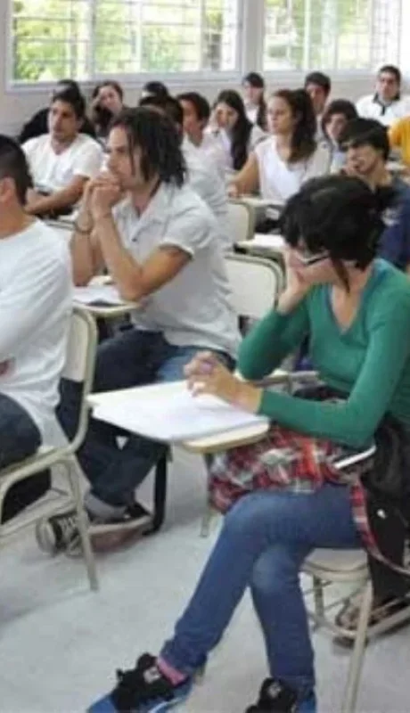 El 85% de los alumnos que cursan el último año de secundaria planea seguir./