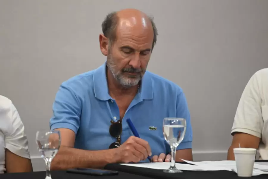 El ministro de Producción y Economía, Rodolfo Vargas Arizu, opina que la malla antigranizo "es más efectiva".