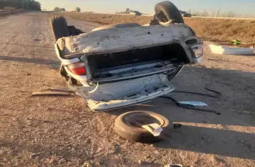Tragedia en la Ruta 7: un vuelco se cobró dos vidas en Santa Rosa