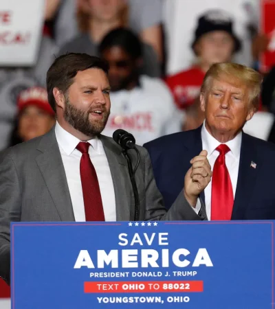 El senador J.D. Vance será el compañero de fórmula de Trump