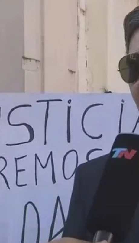 Néstor Luque representaba a la mamá de loan.