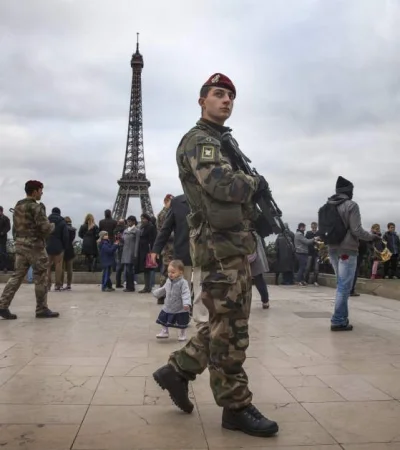 Un soldado francés fue atacado mientras realizaba una patrulla en el marco de la operación Sentinelle