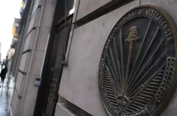 Milei ordenó la disolución de la Agencia Federal de Inteligencia y reflota la SIDE