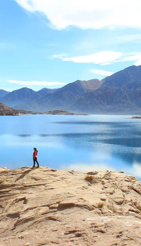 Costa norte del embalse