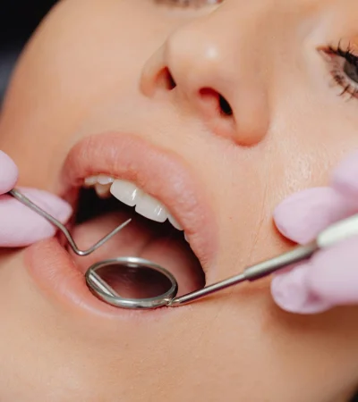 La ortopedia es una rama que se va a ocupar del mal crecimiento de los huesos maxilares.