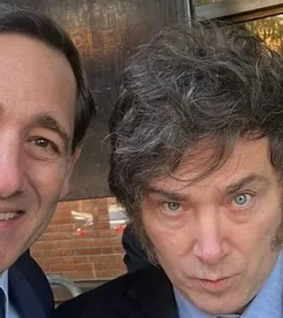 Julio Garro junto al Presidente Milei