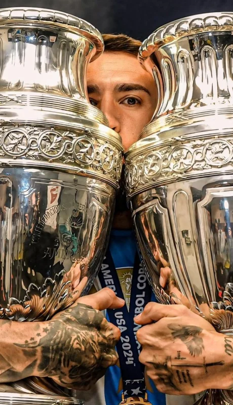 Nicolás Otamendi viene de ganar otra Copa América.