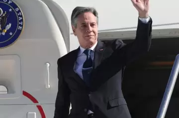 Antony Blinken respaldó la campaña argentina contra el antisemitismo global