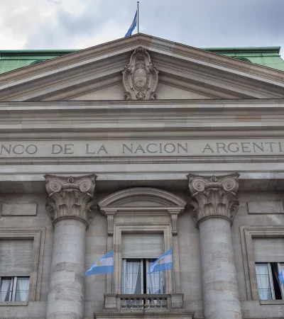 Ajustes en Banco Nación con menos sucursales y un plan de modernización