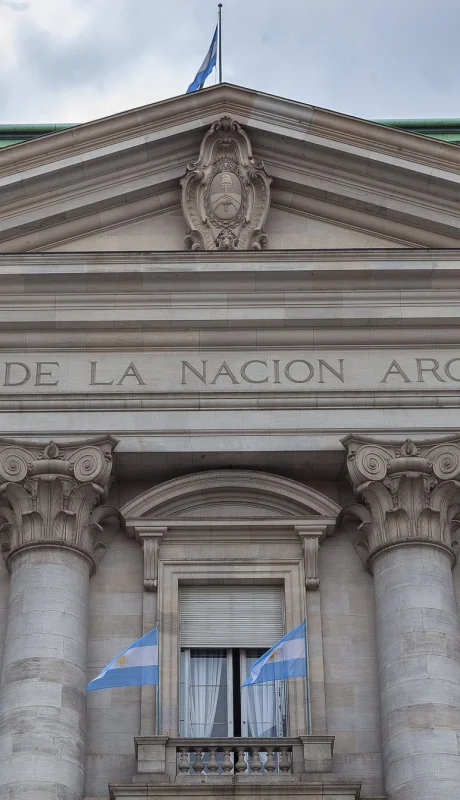 Ajustes en Banco Nación con menos sucursales y un plan de modernización