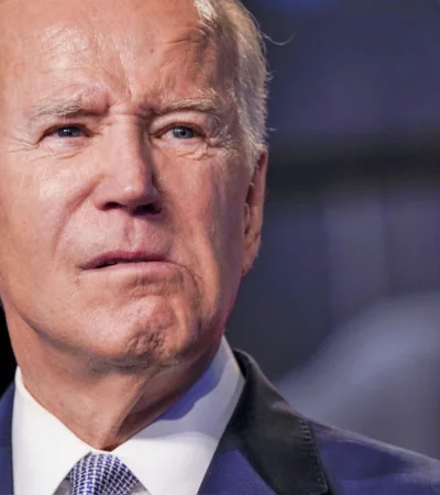 Un giro sorprendente: Biden renuncia a la reelección y apoya a Kamala Harris