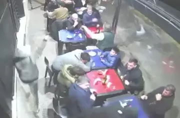 Video: grupo comando asaltó una parrillada durante el Día del Amigo