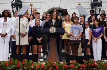 Kamala Harris tomó la posta de Biden y empezó sus discursos como precandidata