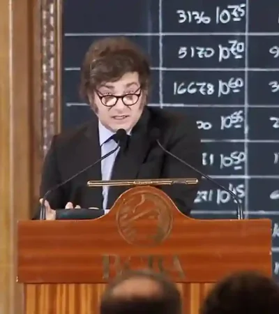 Milei aseguró que "Caputo es el mejor ministro de Economía de toda la historia argentina".