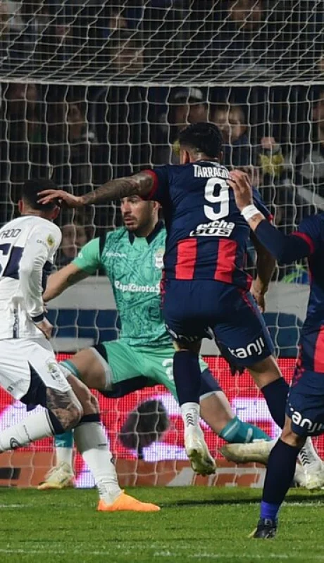 Cristian Tarragona anotó el tanto del triunfo azulgrana