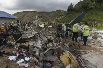 Tragedia aérea en Nepal: murieron 18 personas y solo sobrevivió el piloto