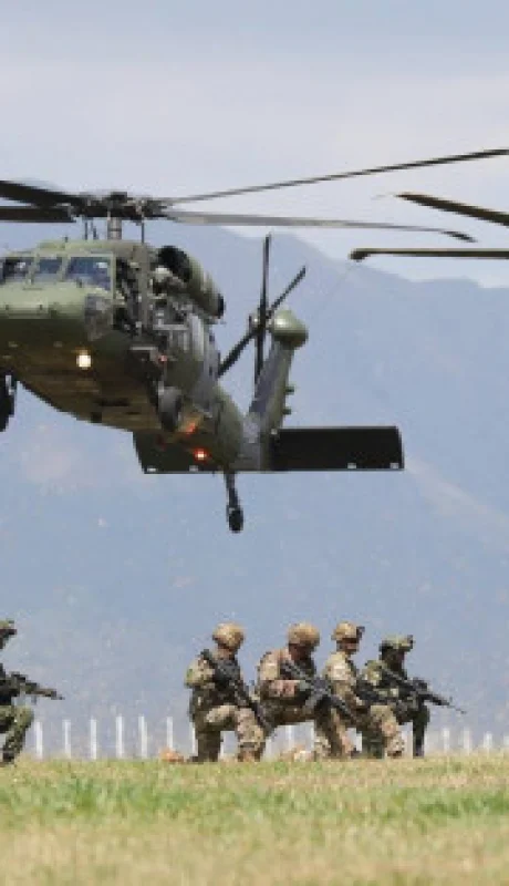 Se iniciaron bombardeos como antesala de una ofensiva del Ejército colombiano