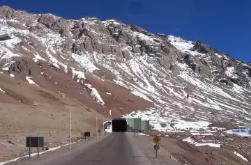 Cerró el paso Cristo Redentor por la cantidad de autos que intentaban cruzar a Chile