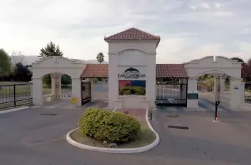 Un hombre fue hallado sin vida flotando en una pileta de Chacras de Coria