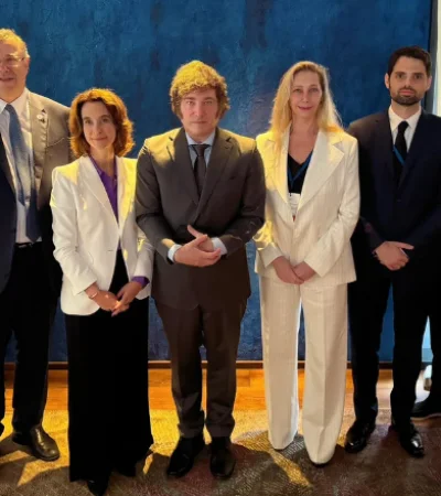 Milei se reunió con empresarios cumpliendo con su agenda en París