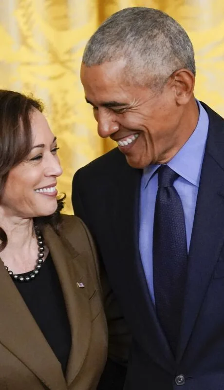 Kamala Harris y Barack Obama.