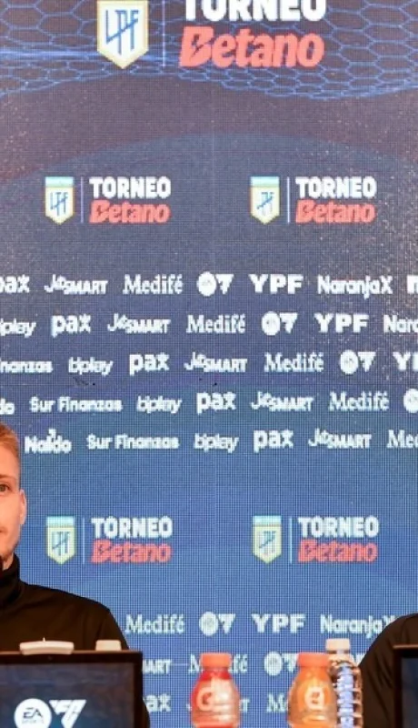 Los futbolistas no se saludaron y personal de seguridad tuvo que intervenir.