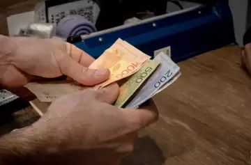 Aumento del Salario Mínimo: qué pasará con los planes sociales