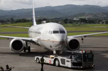 Elecciones transparentes... Vuelo de expresidentes retenido en Panamá